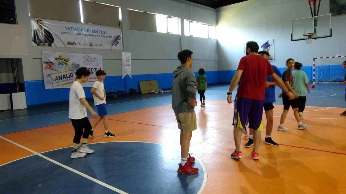 Bitlis'te Yaz Spor Okulları Basketbol Eğitimi İlgi Görüyor