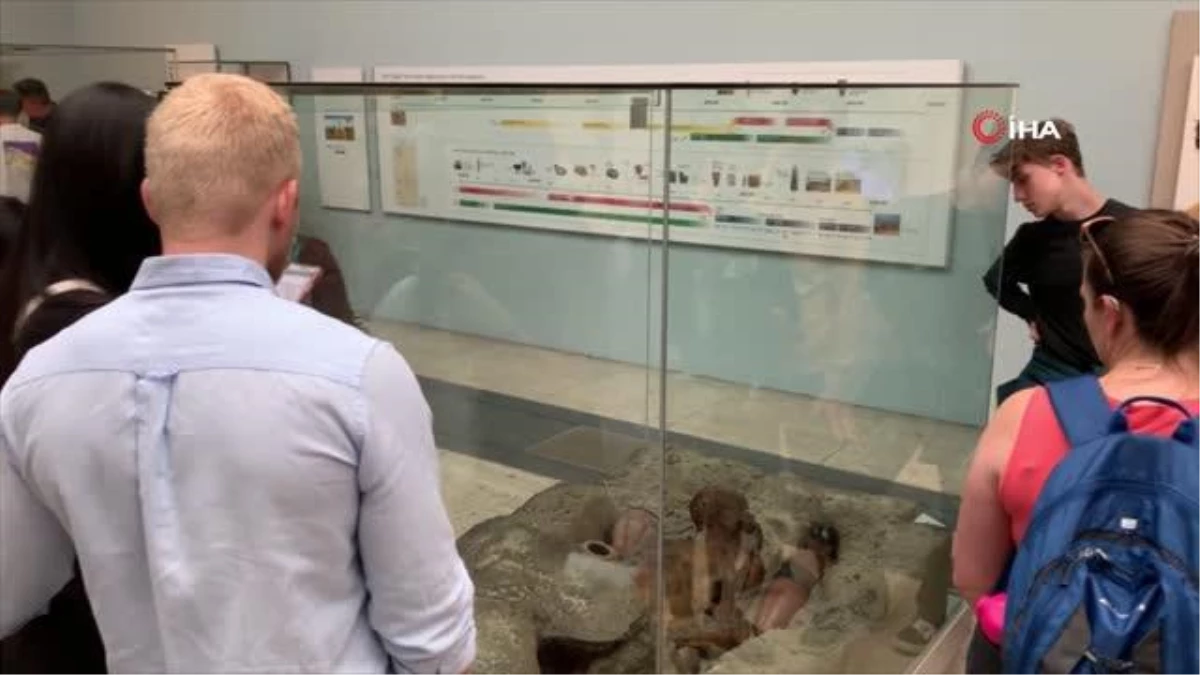British Museum'da sergilenen 5500 yıllık en eski mumyaya büyük ilgi