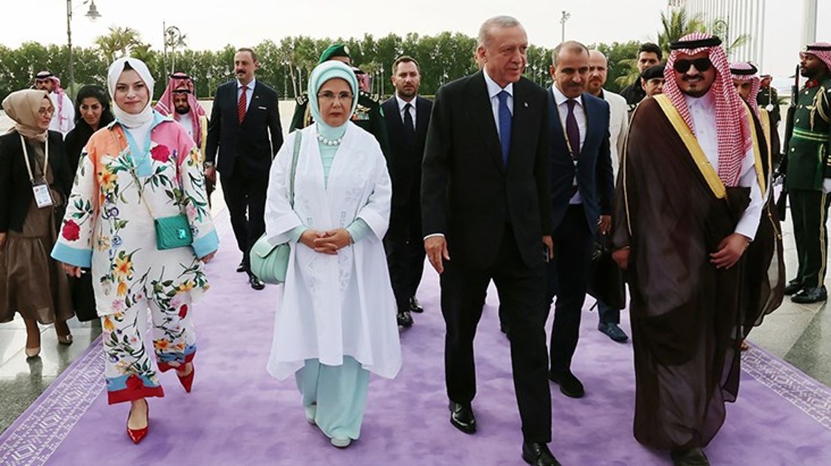 Cumhurbaşkanı Erdoğan, Körfez tipinin birinci durağı Suudi Arabistan'da! Gündemde ortak yatırım ve ticari faaliyetler var