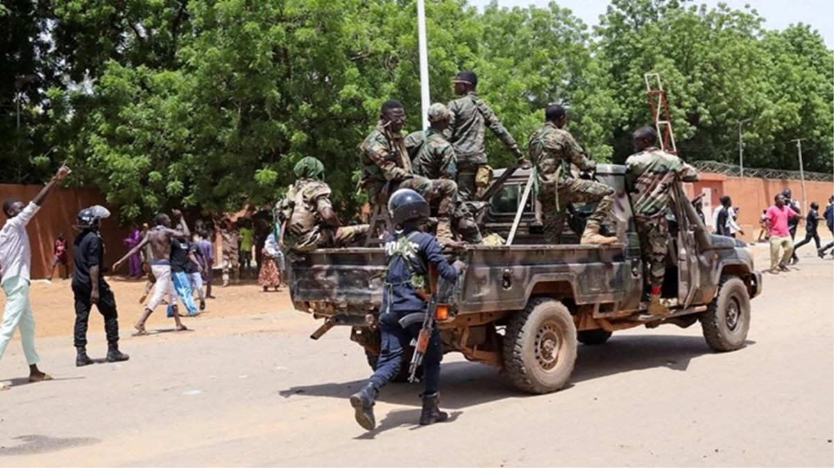 Fransa'dan Nijer'deki darbecilere son davet: ECOWAS'ın askeri müdahale tehdidini çok ciddiye almalılar