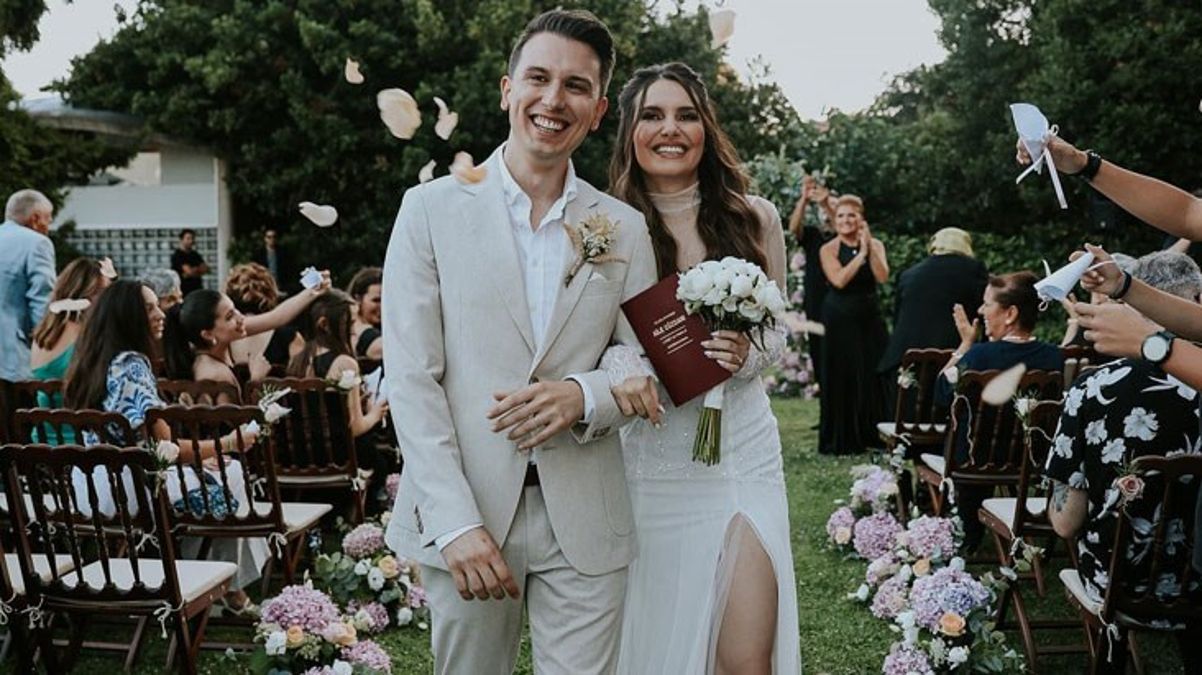 Hoş oyuncu Başak Güroz, sevgilisi Canberk Türkeç ile masalsı bir merasimle evlendi