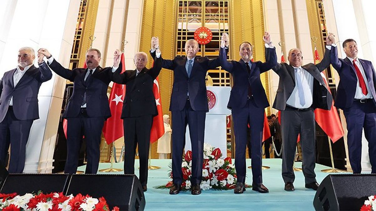 HÜDA PAR Genel Lideri Yapıcıoğlu: Meclis'te kimse bizden İsveç'in NATO üyeliğine 'evet' dememizi beklemesin