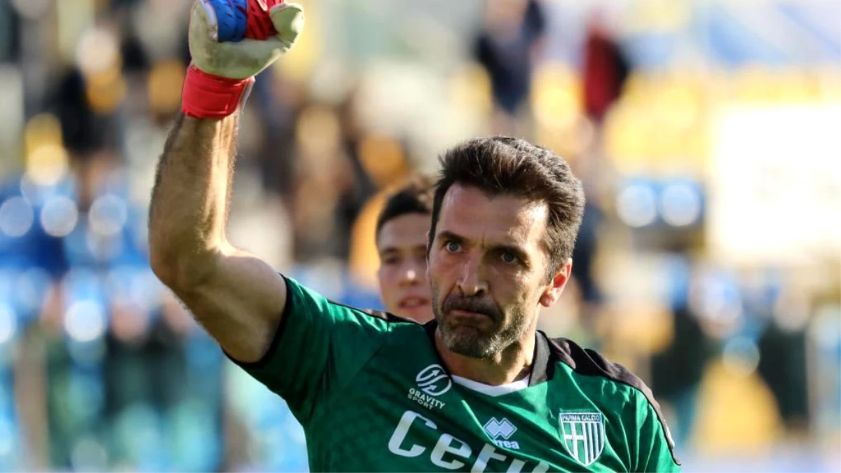 İtalyan Futbolunun Efsanevi Kalecisi Buffon Mesleğine Nokta Koydu