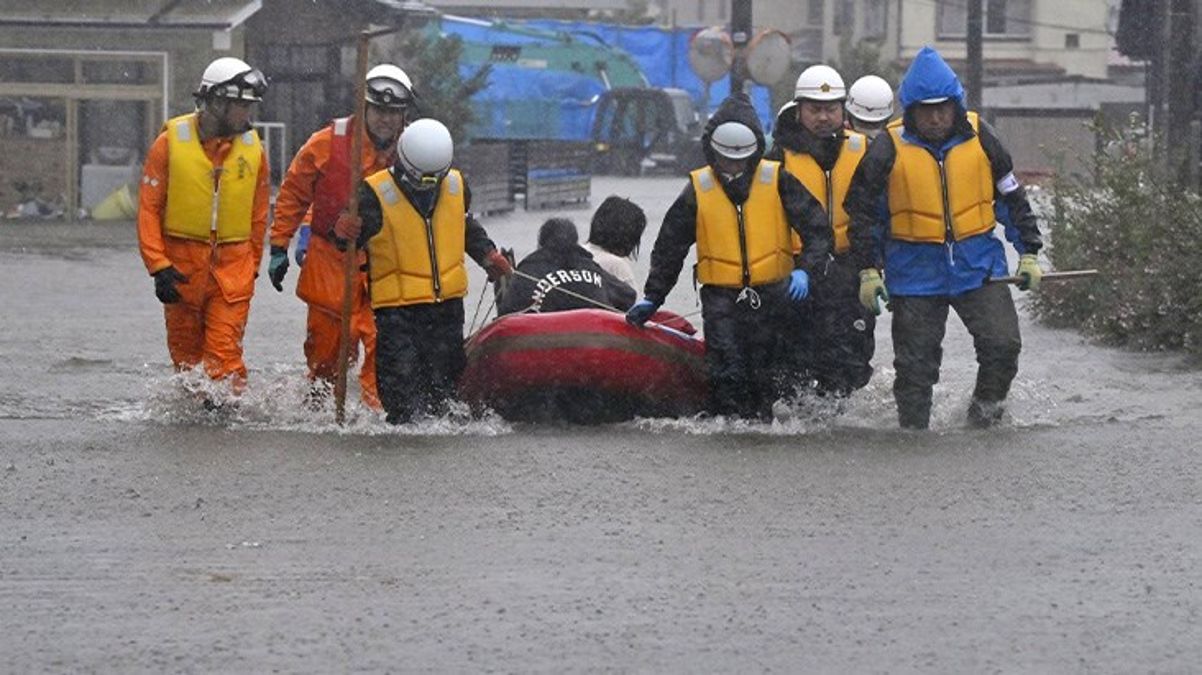 Japonya'da çok yağışlar sonucu 2 binden fazla insan tahliye edildi, 1 kişi hayatını kaybetti