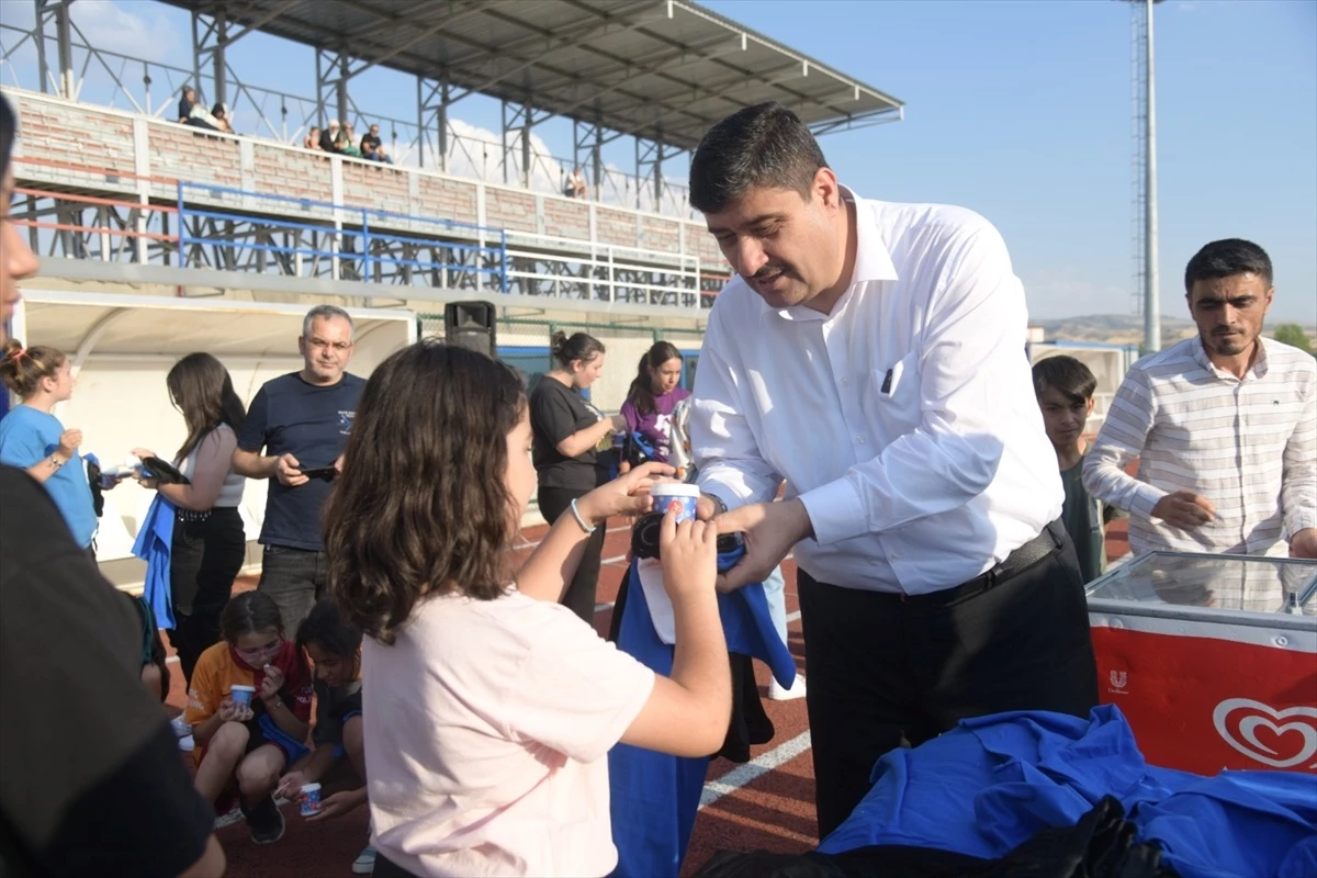 Kahramankazan Belediye Lideri Serhat Oğuz, Yaz Spor Okulları Öğrencileriyle Buluştu
