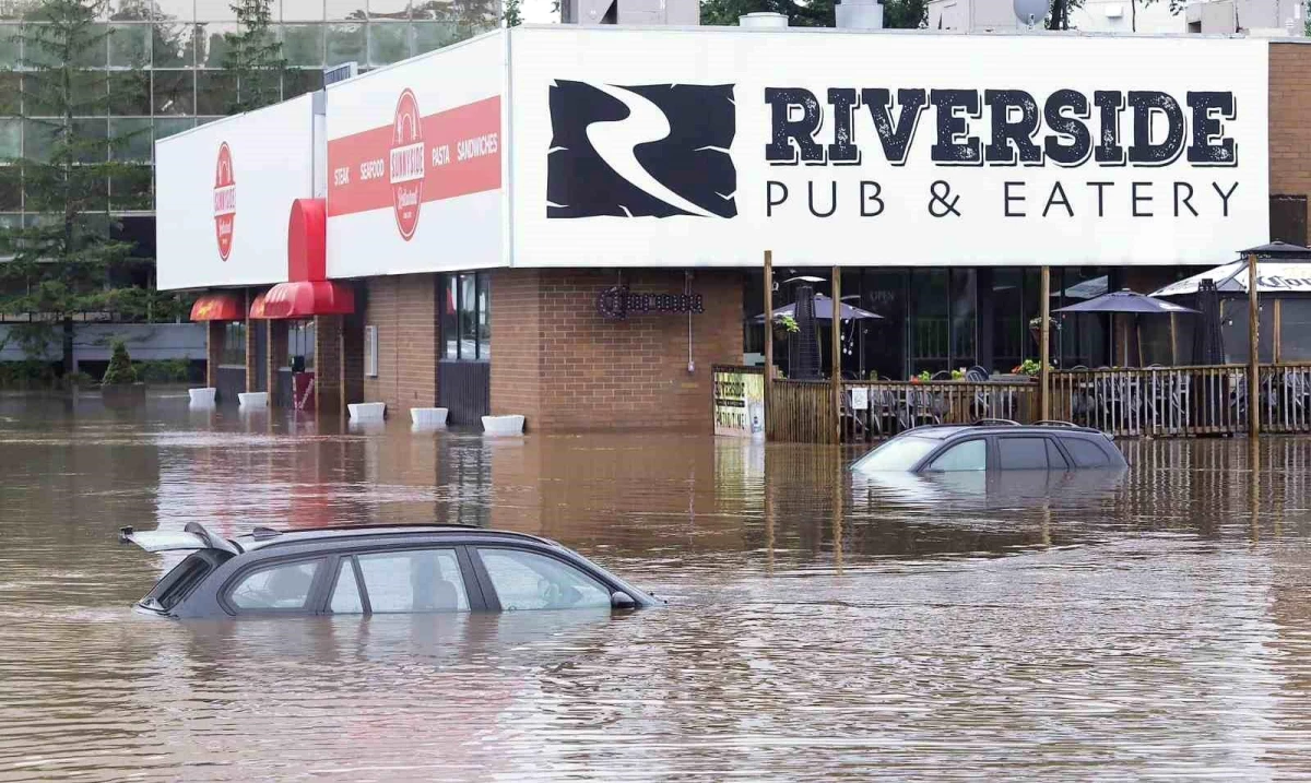 Kanada şiddetli yağışlara teslim! 4 kişi kayboldu, valinin kelamları telaş verici