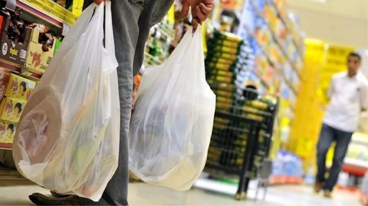 Marketlerde plastik poşetler 25 kuruştan satılmaya devam edecek