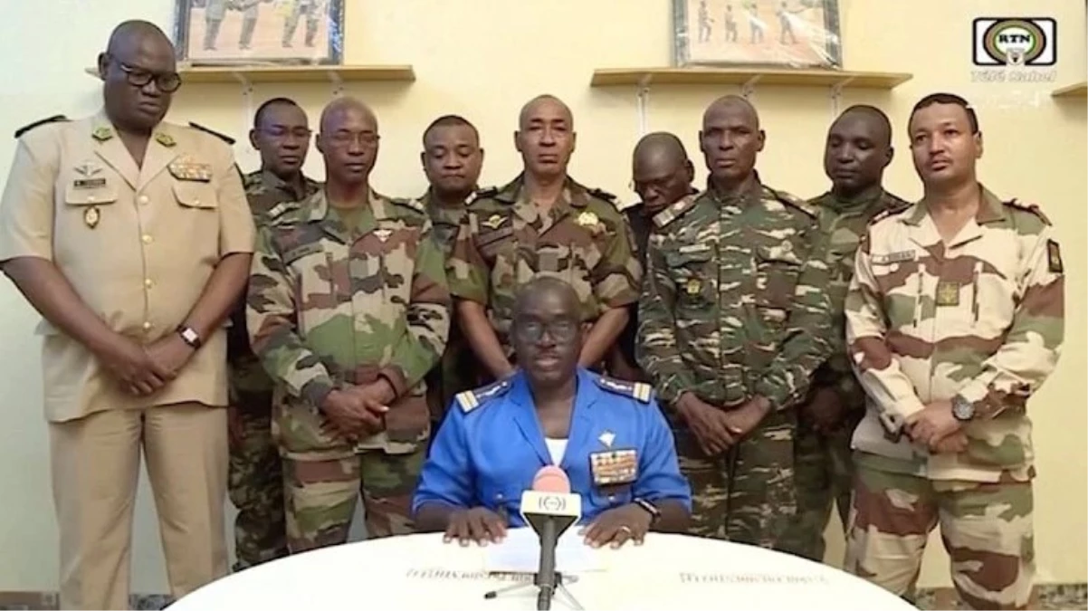 Nijer'de darbeci askerlerden tehdit: Askeri operasyon düzenlerlerse saldırırız