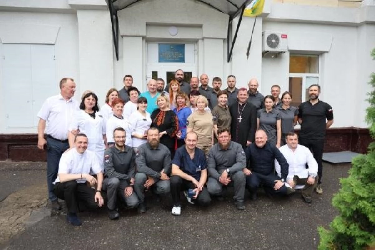 Polonyalı tabipler Ukrayna'da tıbbi yardım sağladı