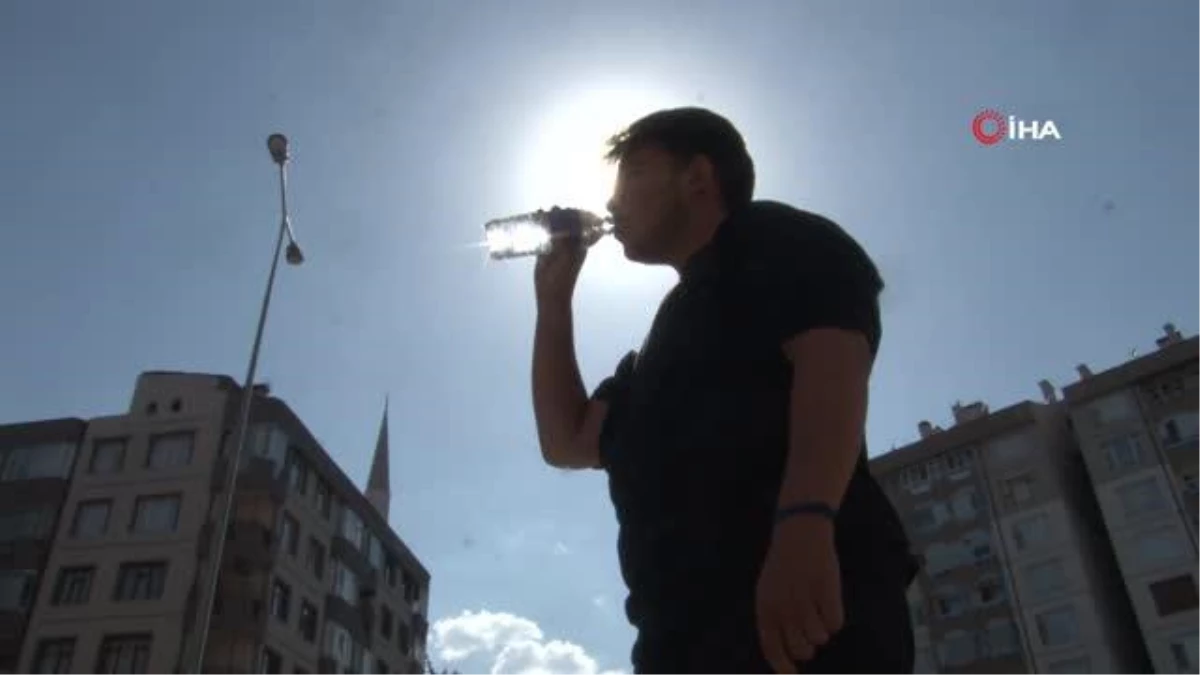 Sıcak Havalarda Su Tüketimi Hayati Ehemmiyet Taşıyor
