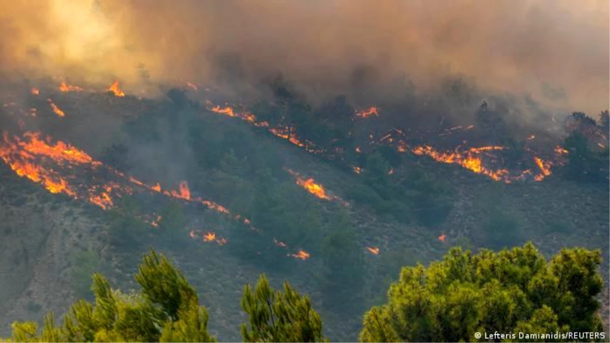 Yunanistan'ın Rodos Adasında Yangınlar Denetim Altına Alınamıyor