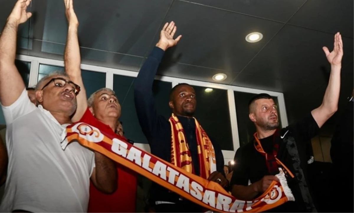 Zaha Galatasaray'da ne kadar kazanıyor? Zaha maaşı ne kadar, kaç milyon euro? Zaha'nın yıllık maaşı ne kadar?