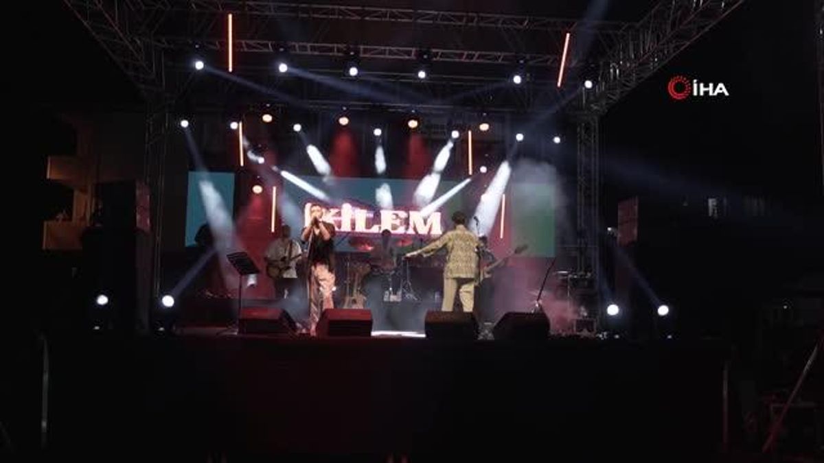 Altınova'da 30 Ağustos Zaferi halk konserleriyle kutlandı