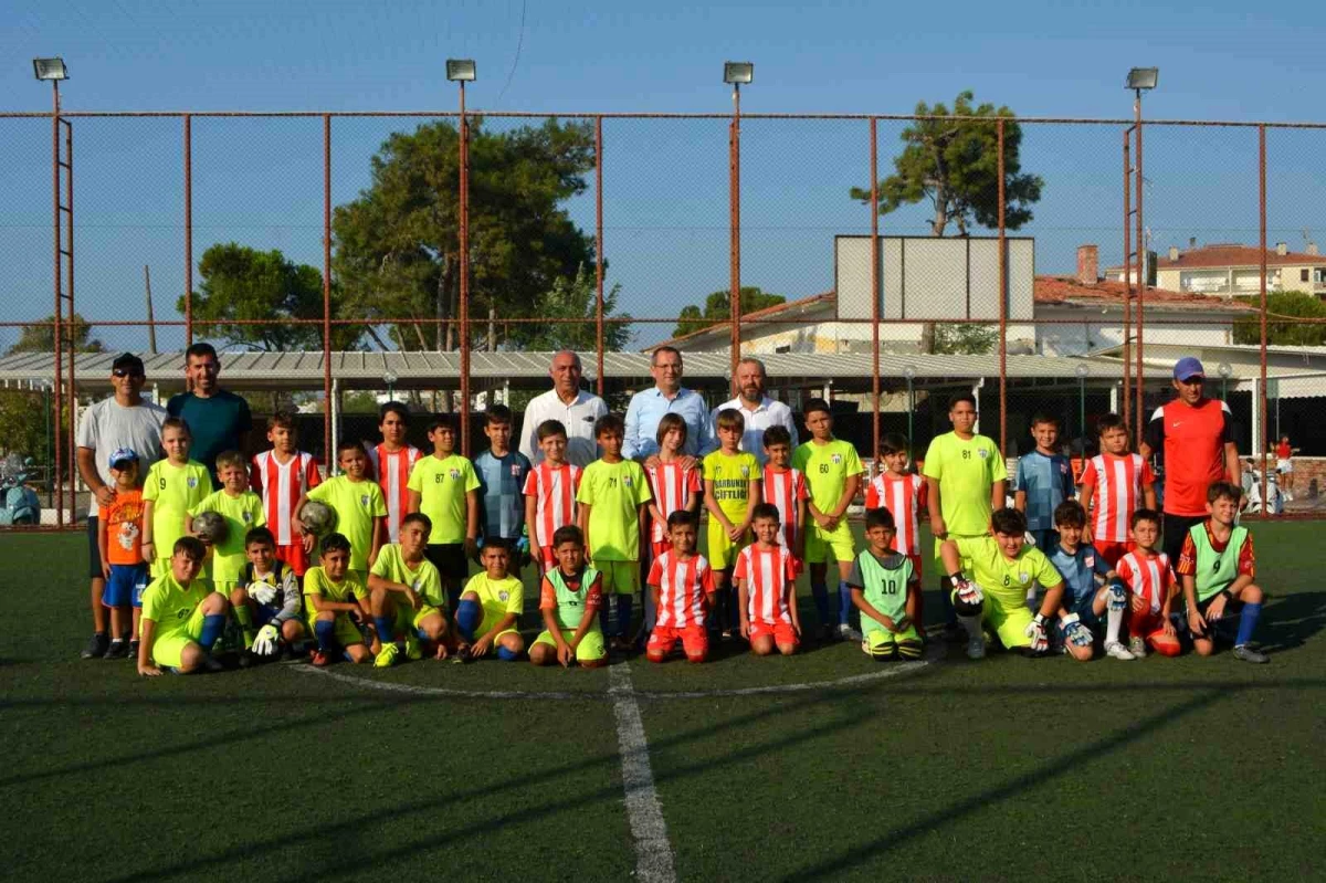 Ayvalık'ta Atatürk Kupası-2023 Futbol Turnuvası Başladı