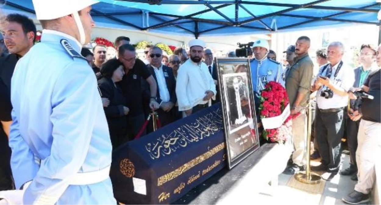 Beşiktaş Belediye Lider Yardımcısı Seçkin Topçuoğlu için cenaze merasimi düzenlendi