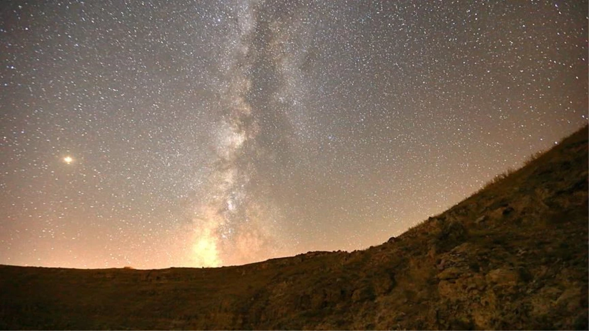 Bu hafta sonu dünyaya 80 meteor düşecek! Perseid Meteor Yağmuru'nu Türkiye'den de izleyebileceksiniz