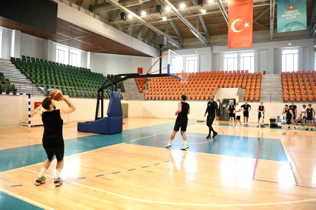 Çayırova Belediyesi Basketbol Grubu Dönemin Birinci İdmanını Gerçekleştirdi