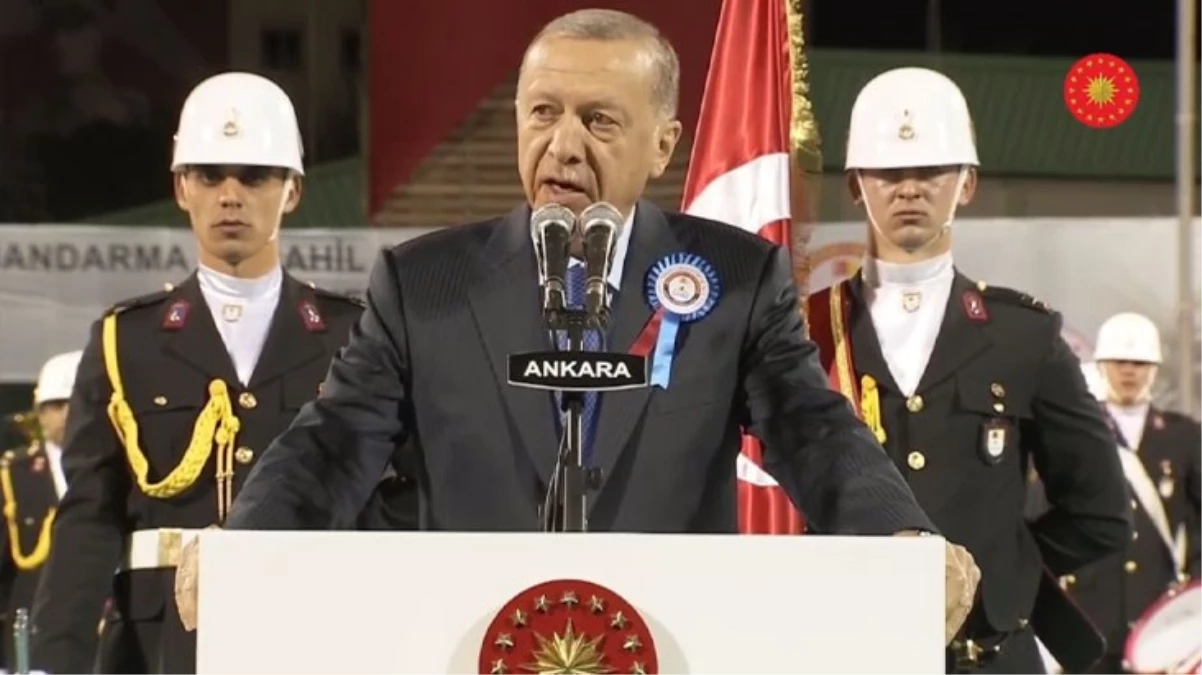 Cumhurbaşkanı Erdoğan: Kaçak olarak ülkemizde bulunan ve suça karışan mültecileri hızla hudut dışı ediyoruz