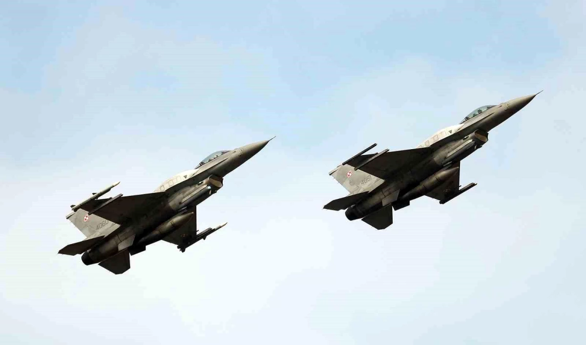 Danimarka ve Hollanda'nın akabinde Norveç de Ukrayna'ya F-16 savaş uçakları gönderme kararı aldı