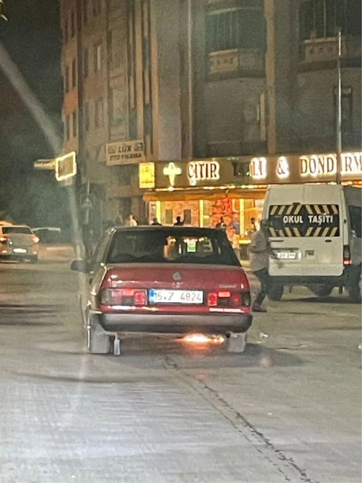 Elazığ'da Araba Motorundan Alev Aldı