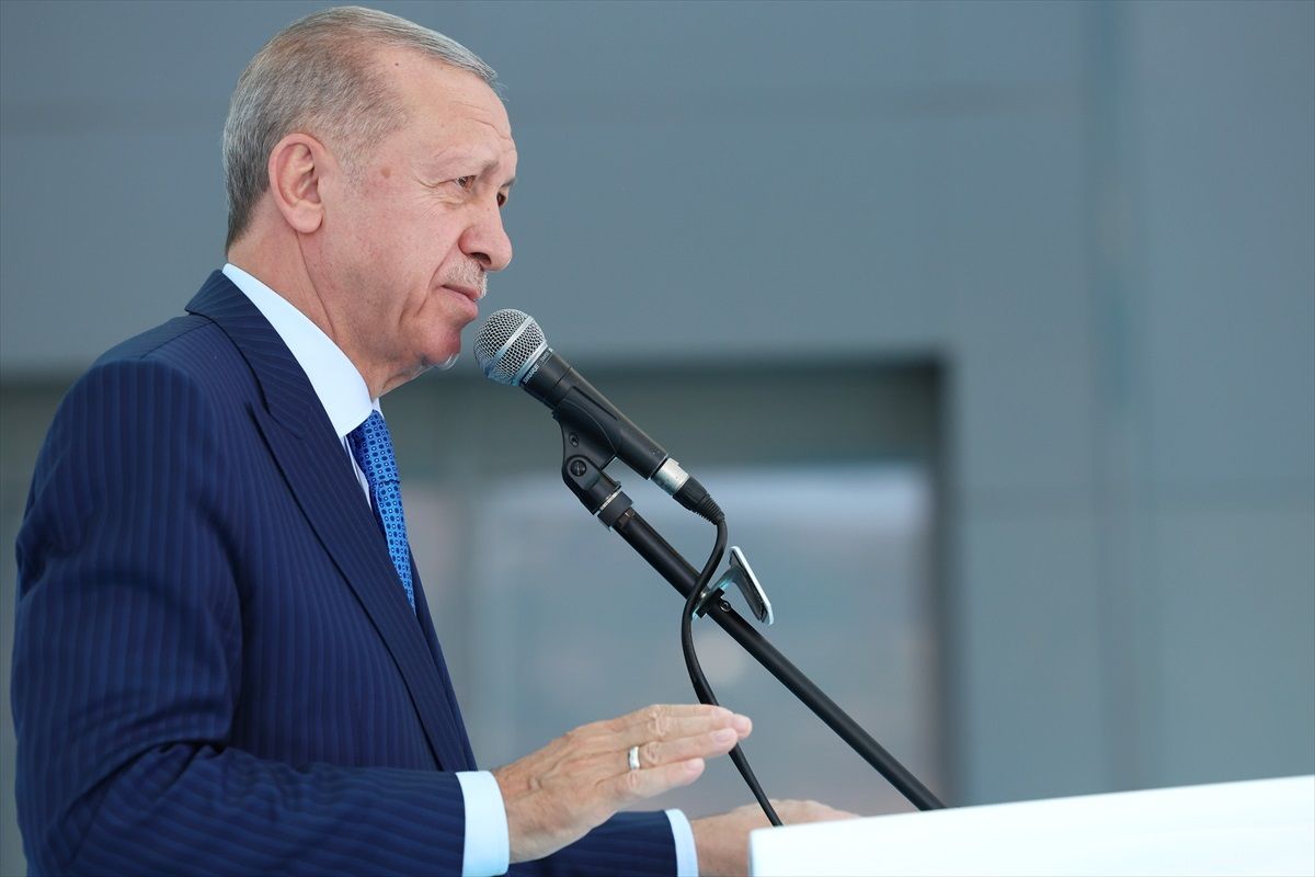 Erdoğan, Malazgirt'te de lokal seçim iletisi verdi: Vilayetlerimizi bize yakışmaz hale getirenlerden geri almaya hazır mıyız?