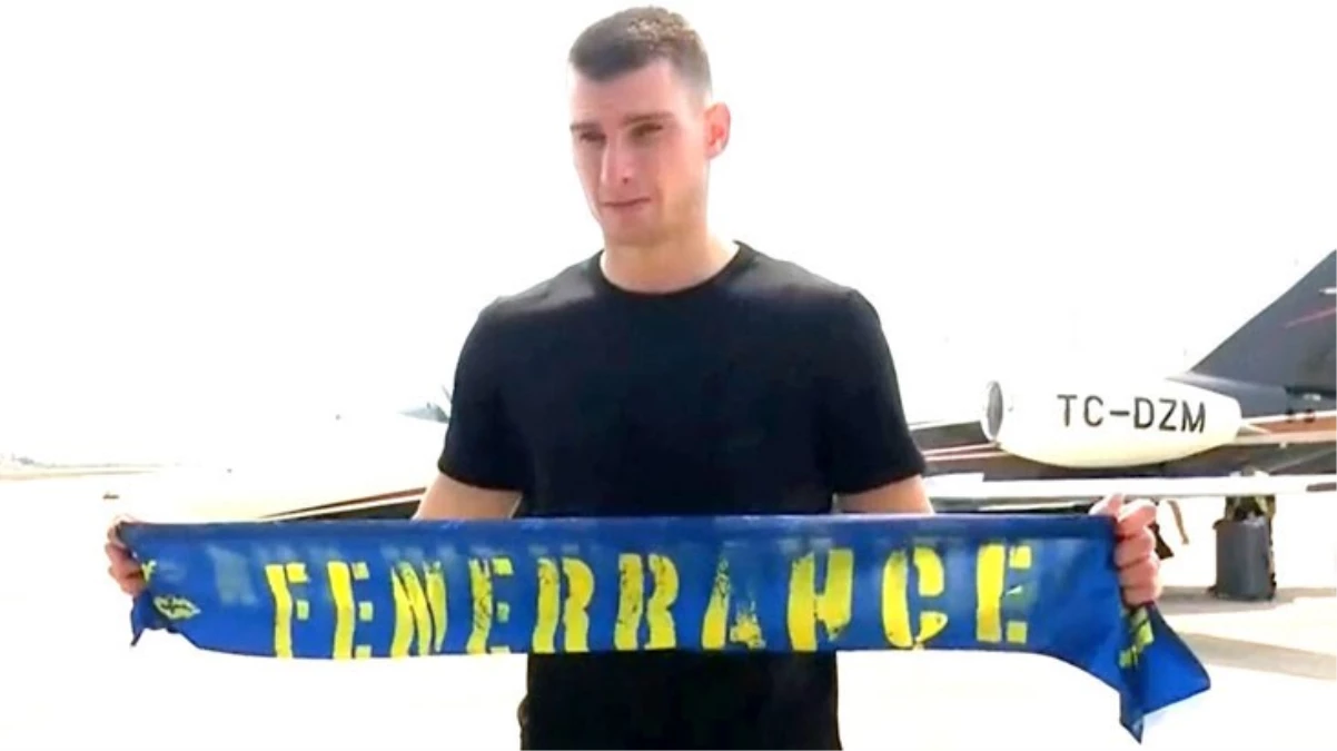 Fenerbahçe'nin yeni kalecisi Dominik Livakovic, İstanbul'da