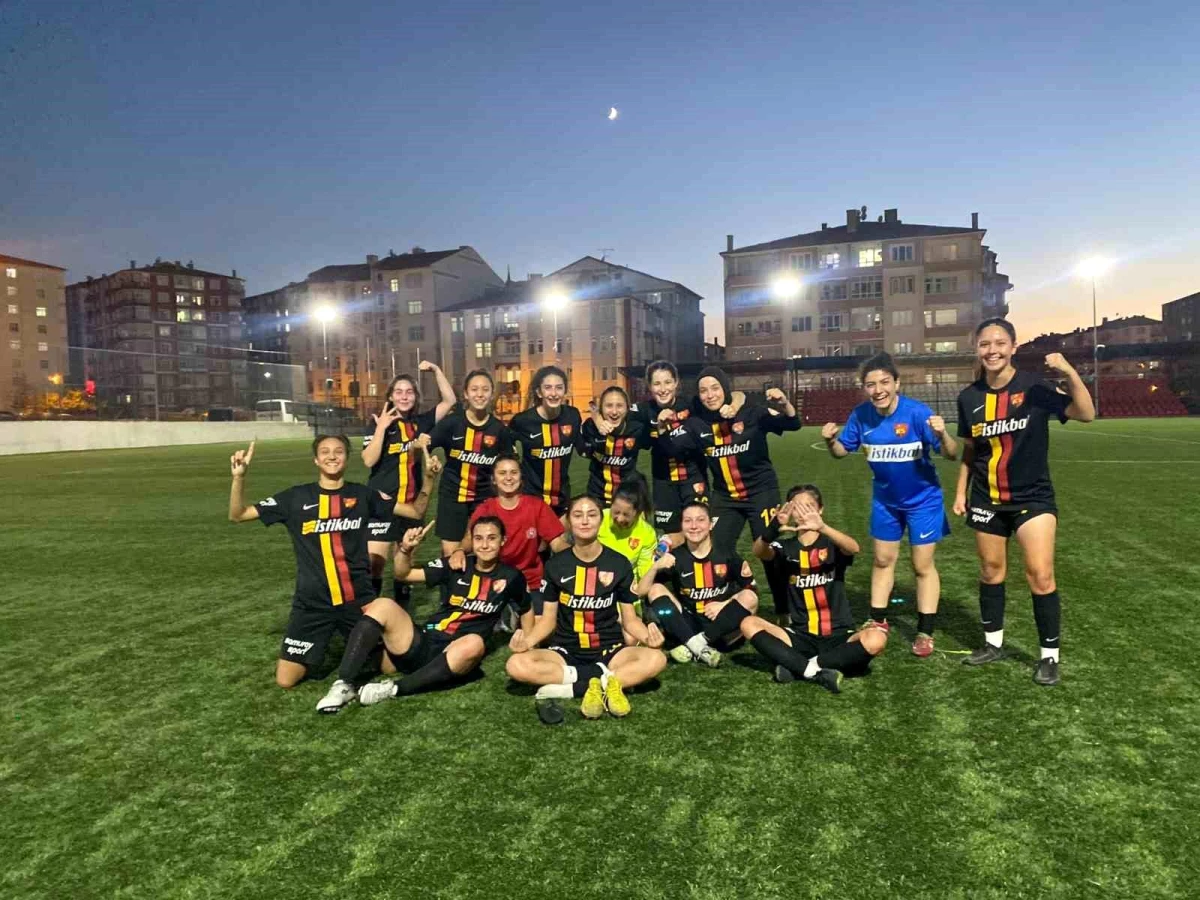 Kayseri Bayan Futbol Kulübü U17 Kızlar Türkiye Şampiyonasında Yarı Finale Yükseldi