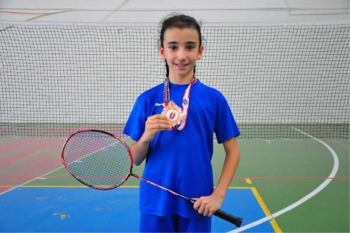 Konuşma Bozukluğu Olan Çocuk Badminton Sporunda Türkiye 3'üncüsü Oldu