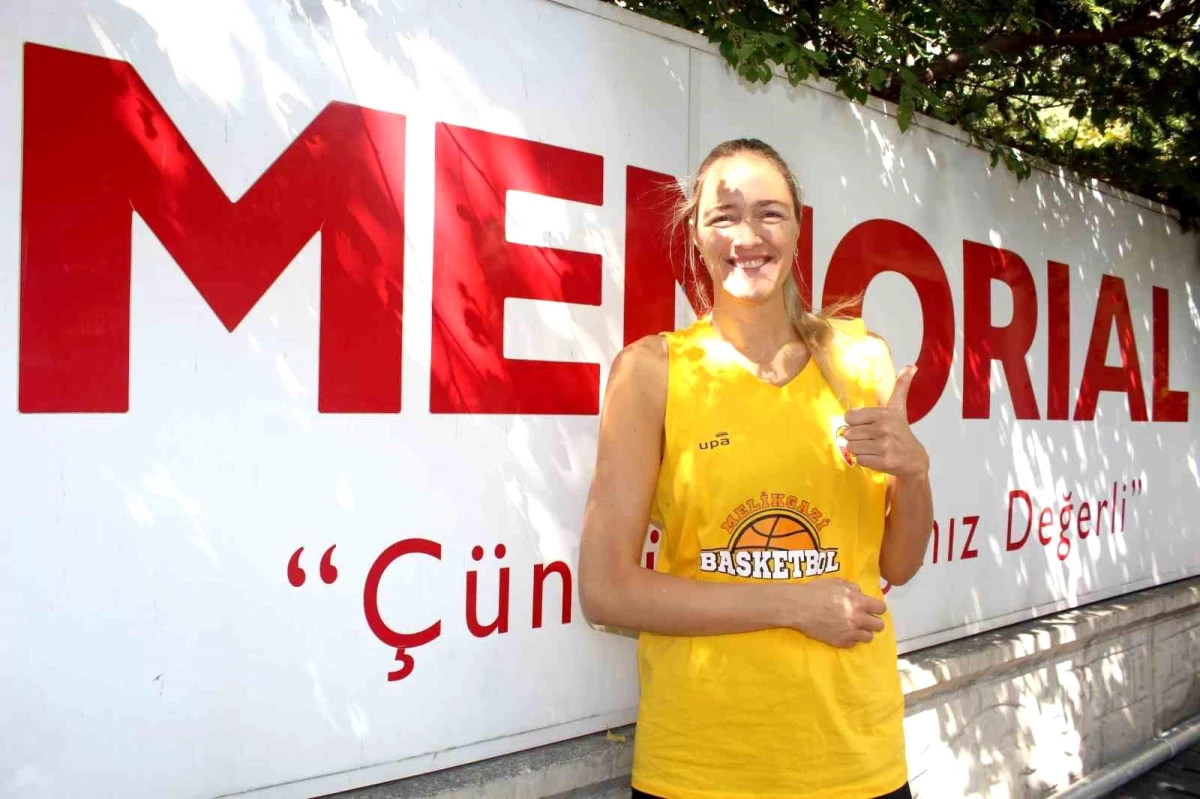Melikgazi Kayseri Basketbol'un yeni transferi Gintare Petronyte sıhhat denetiminden geçti