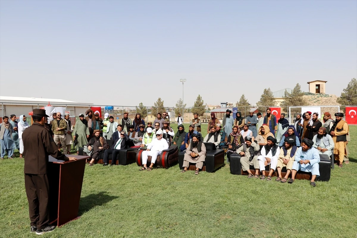 TİKA, Afganistan'da futbol alanı inşa etti