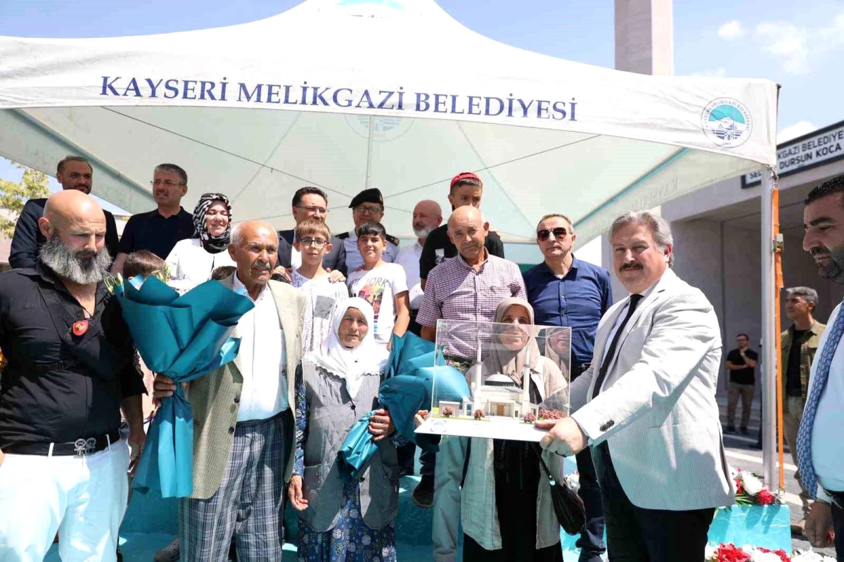 TOKİ Demokrasi Mahallesi'nde Selver ve Dursun Koca Cami açıldı