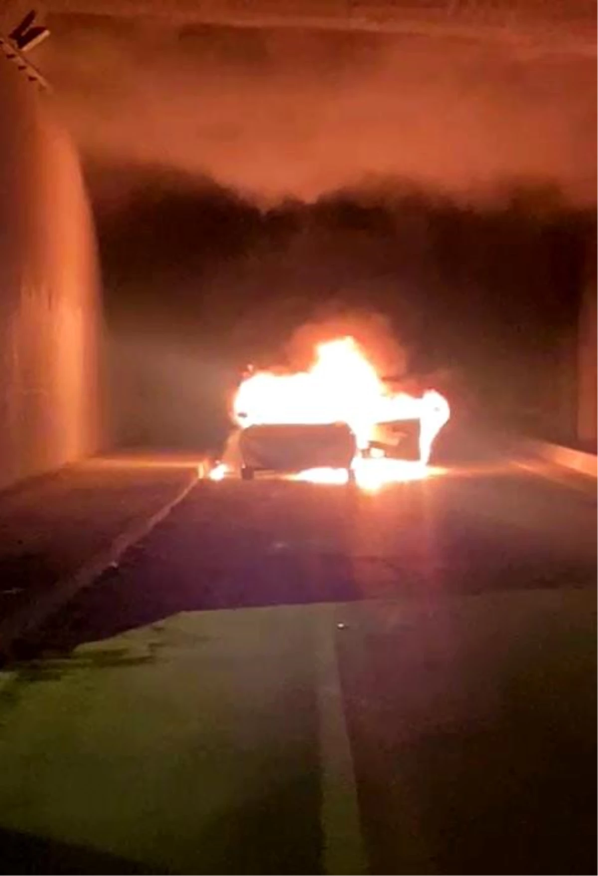 Başakşehir'de Araba Yangını