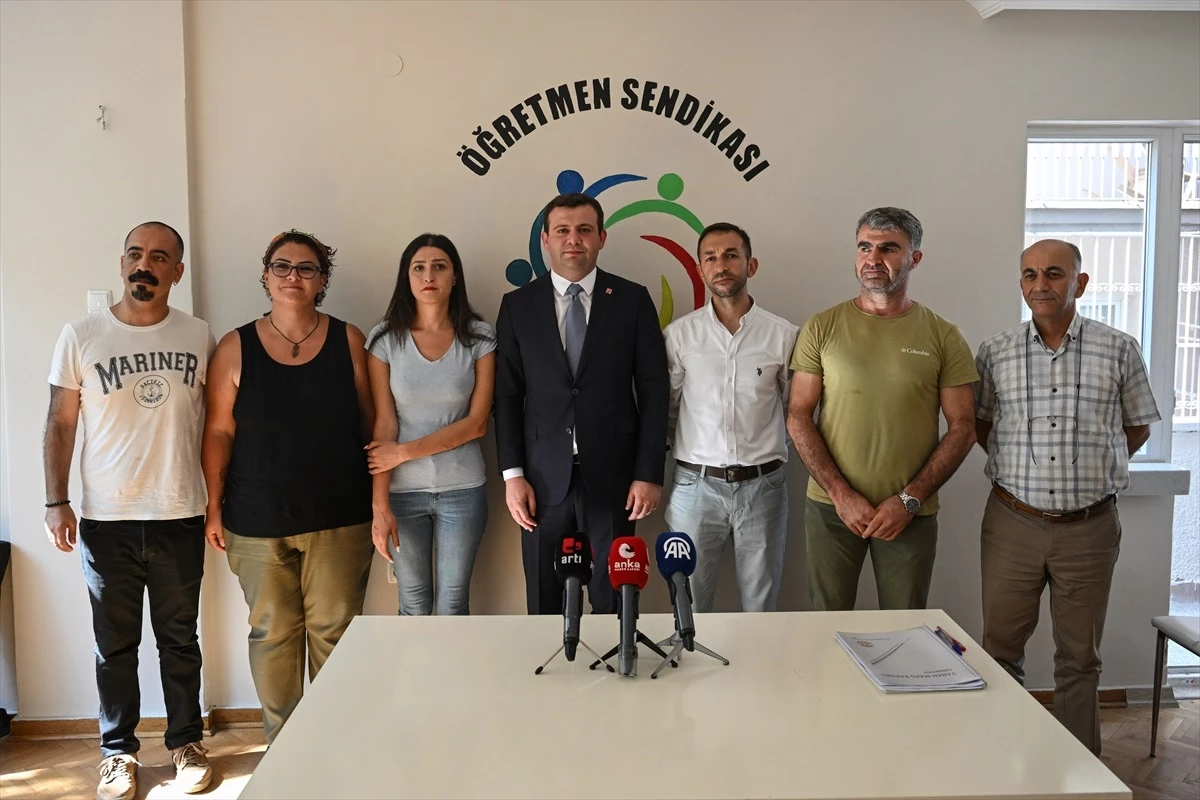 CHP Genel Lider Yardımcısı Hasan Efe Uyar, Özel Dal Öğretmenleri Sendikasını Ziyaret Etti