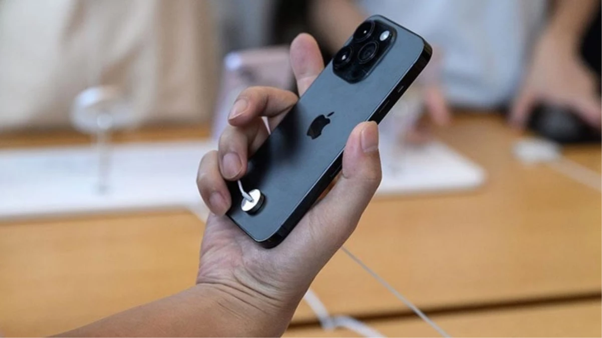 Çin, siber güvenlik telaşıyla memurların iPhone marka telefon kullanmasını yasakladı