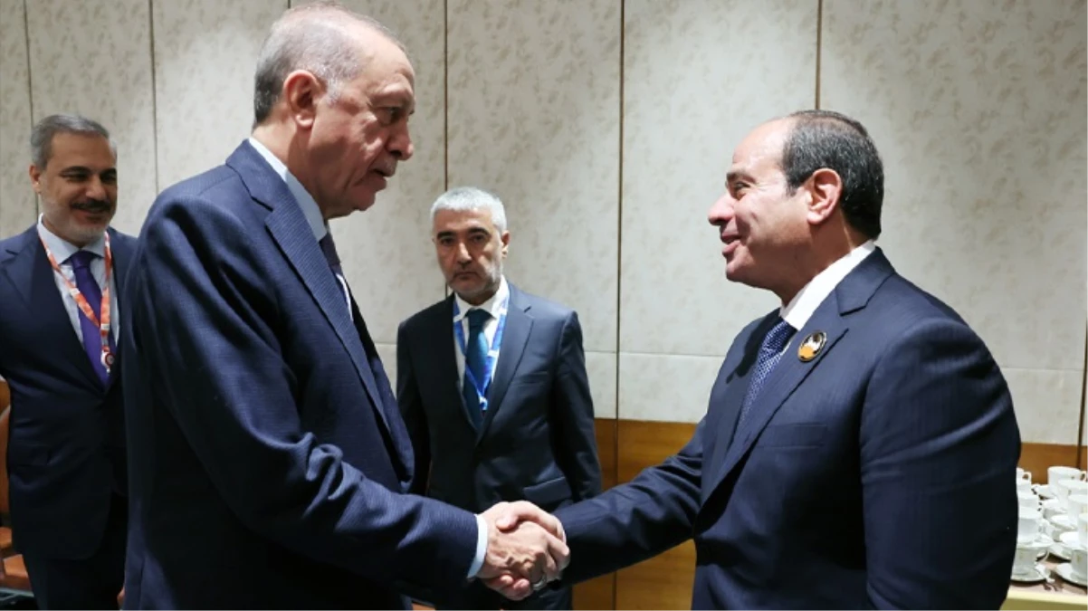 Erdoğan, G20 Tepesi'nde Sisi ile bir ortaya geldi! Görüşmede LNG ve nükleer güç alanında iş birliğine vurgu yaptı