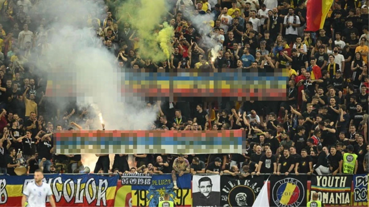 Gayret 50 dakika durdu! Romanya-Kosova maçında açılan pankart müsabakanın önüne geçti