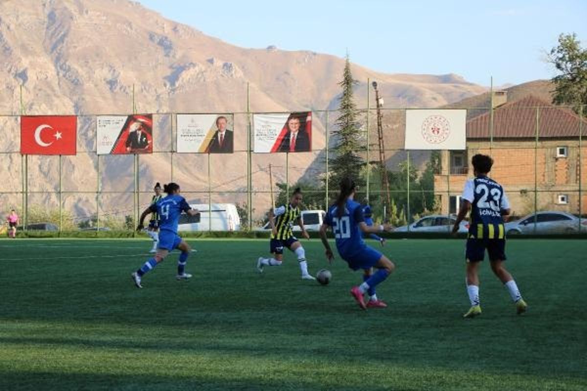 Hakkarigücü Bayan Futbol Ekibi Fenerbahçe'ye 5-0 mağlup oldu