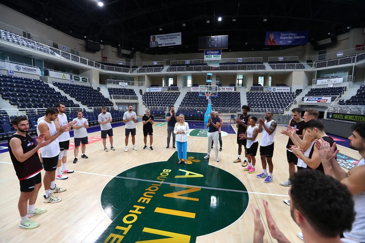 Merkezefendi Belediye Lideri Şeniz Doğan, Yukatel Merkezefendi Belediyesi Basket kadrosunu ziyaret etti