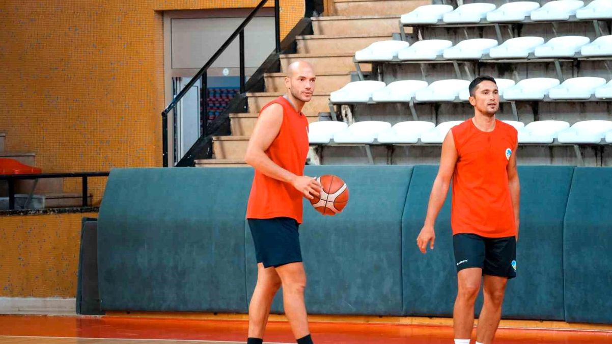 Sakarya Büyükşehir Basketbol Kadrosu 2. Lig'de uğraş edecek