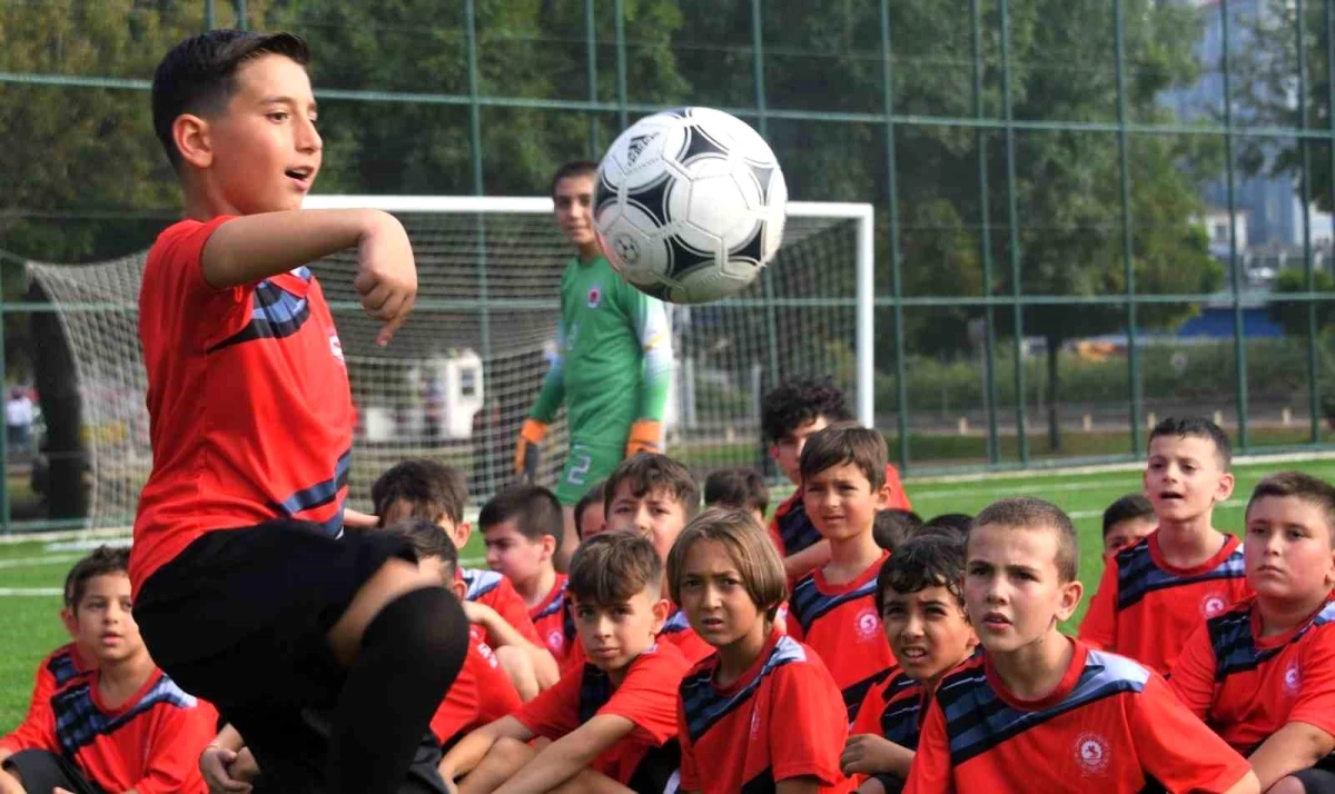 Samsun Büyükşehir Belediyesi Yaz Spor Okullarında Bin Öğrenciye Hizmet Verdi