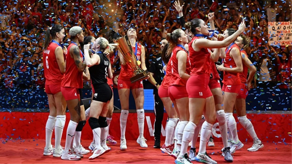Türk spor tarihinde bir ilk! Dünya basını, Filenin Sultanları'nın şampiyonluğunu bu türlü gördü
